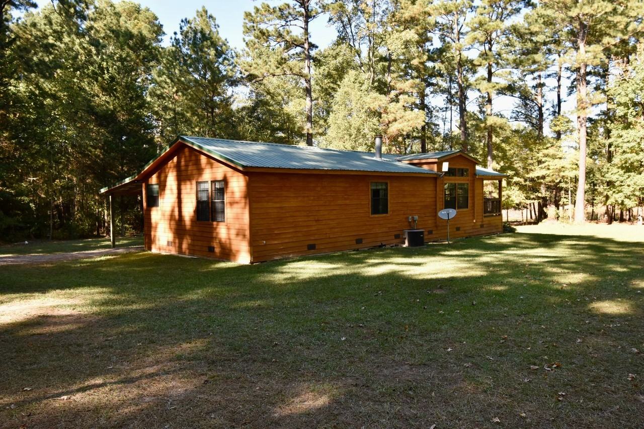 3668 Highway 563 - Photo 3 of 25