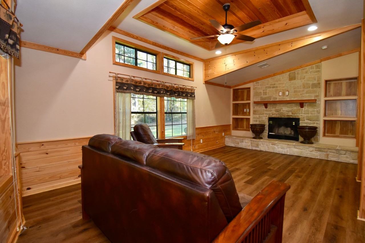 3668 Highway 563 - Photo 4 of 25