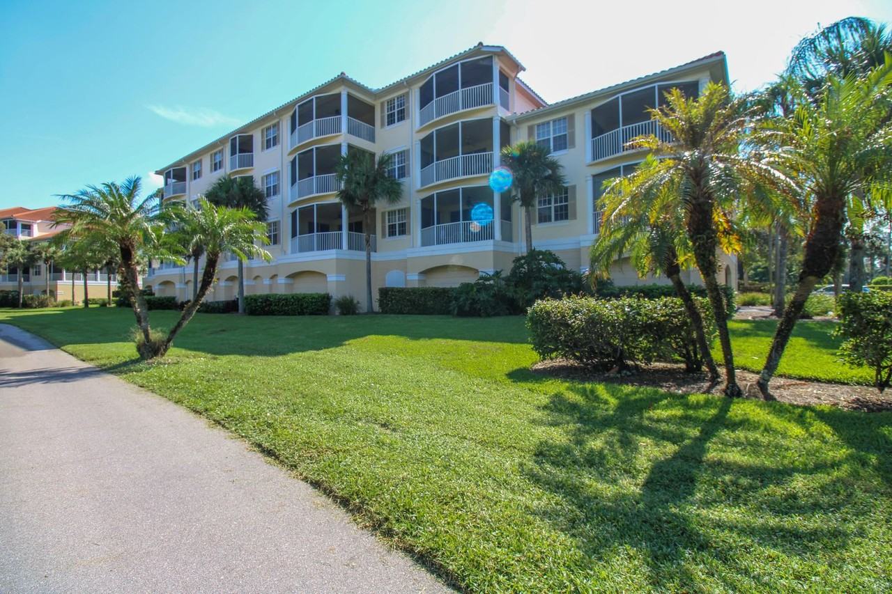 4853 Hampshire Ct #107 - Photo 5 of 36