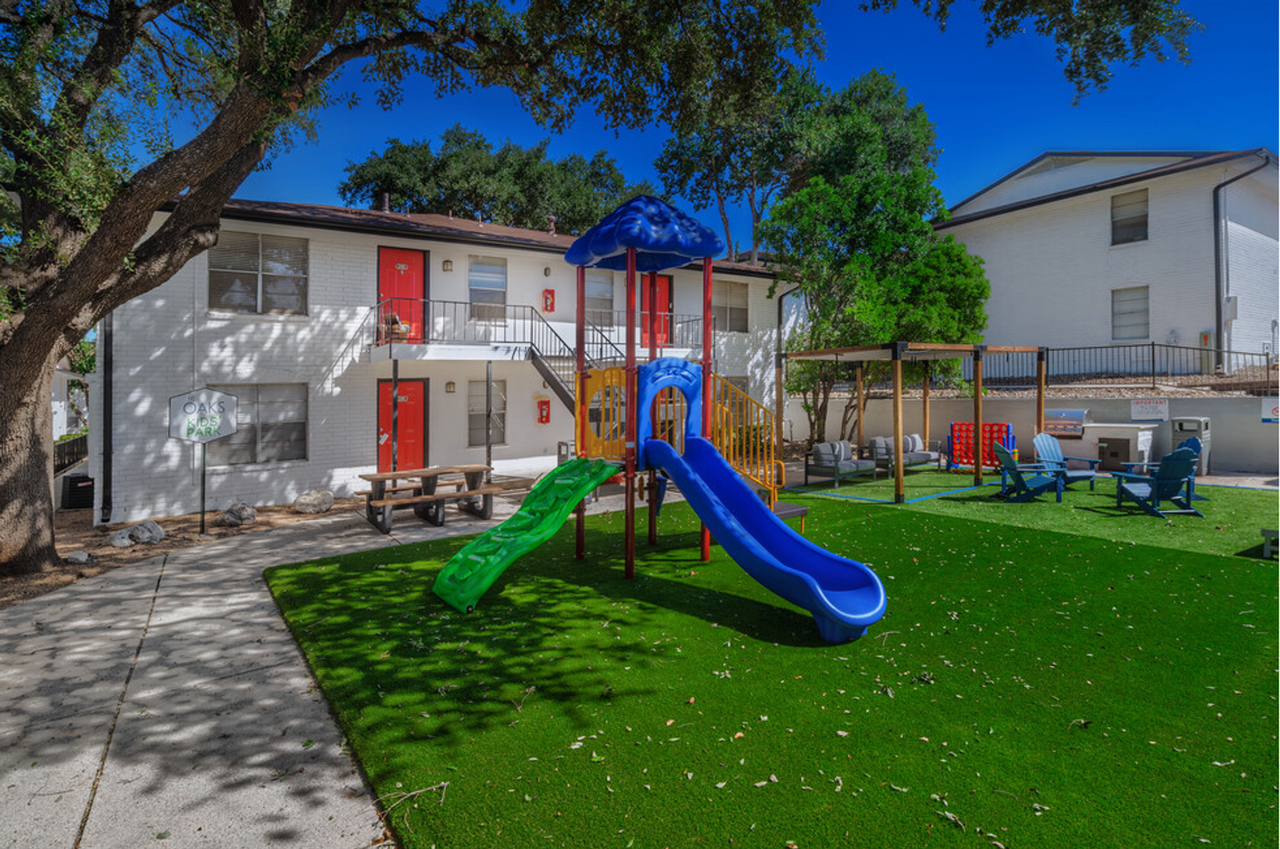 The Oaks Apartments At Medical Center - Photo 6 of 50