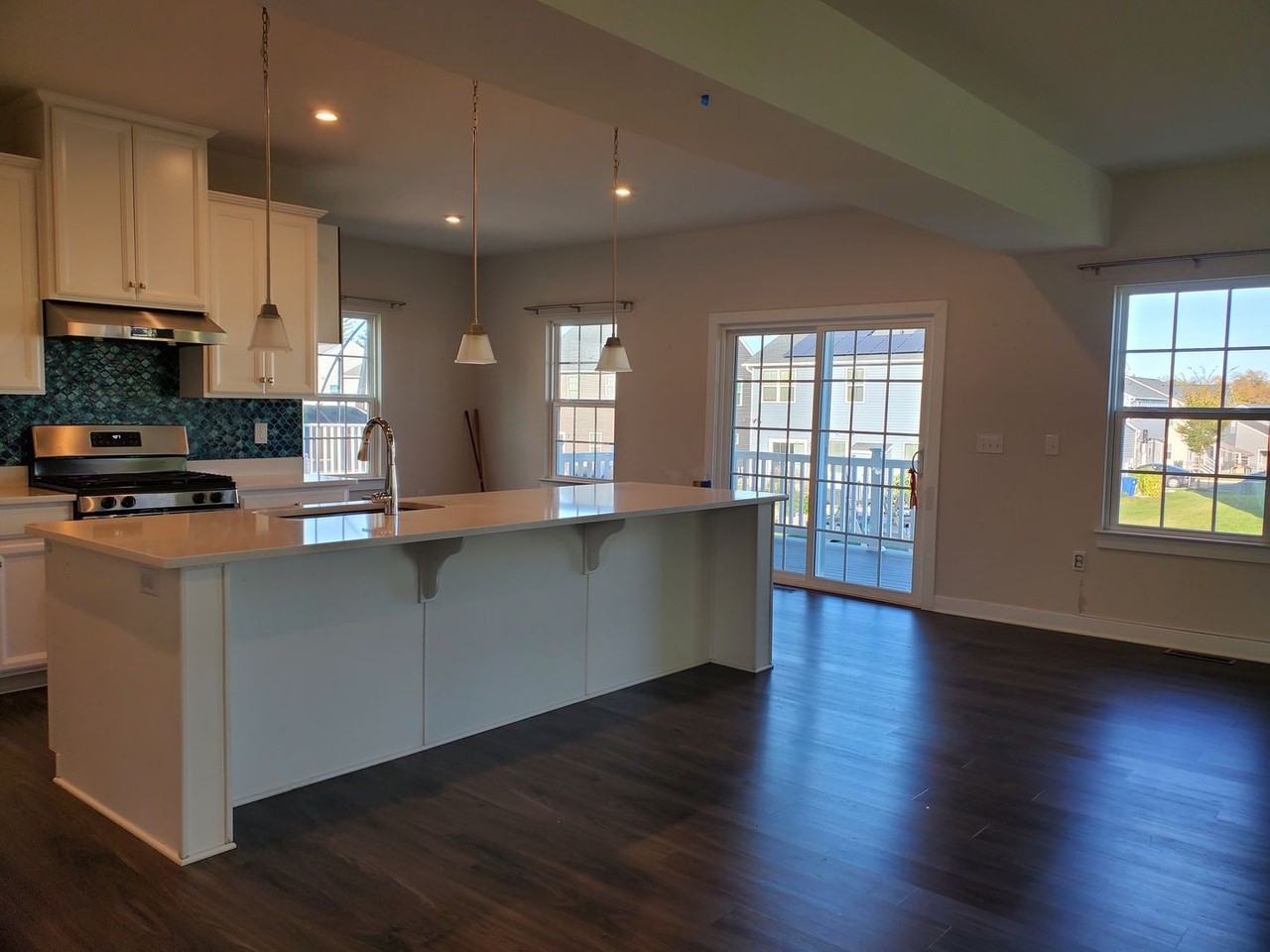 1321 Woodmont Ln - Photo 2 of 17