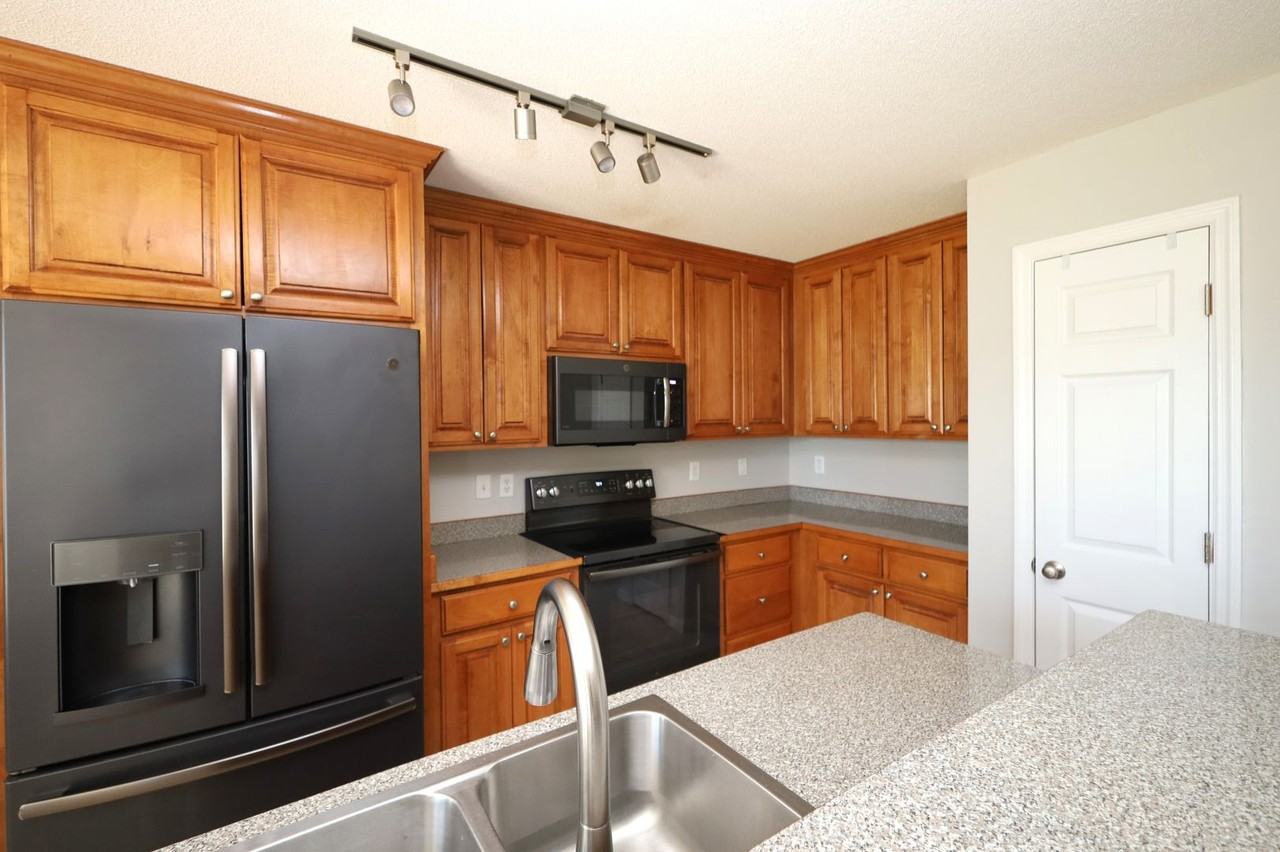 5844 Barkley Ln - Photo 3 of 12