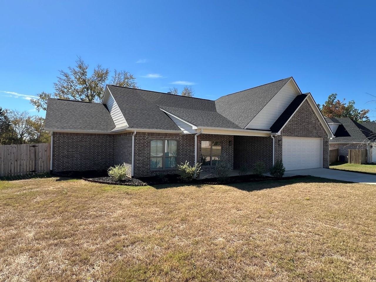 19331 Cedarpark Pl - Photo 2 of 23