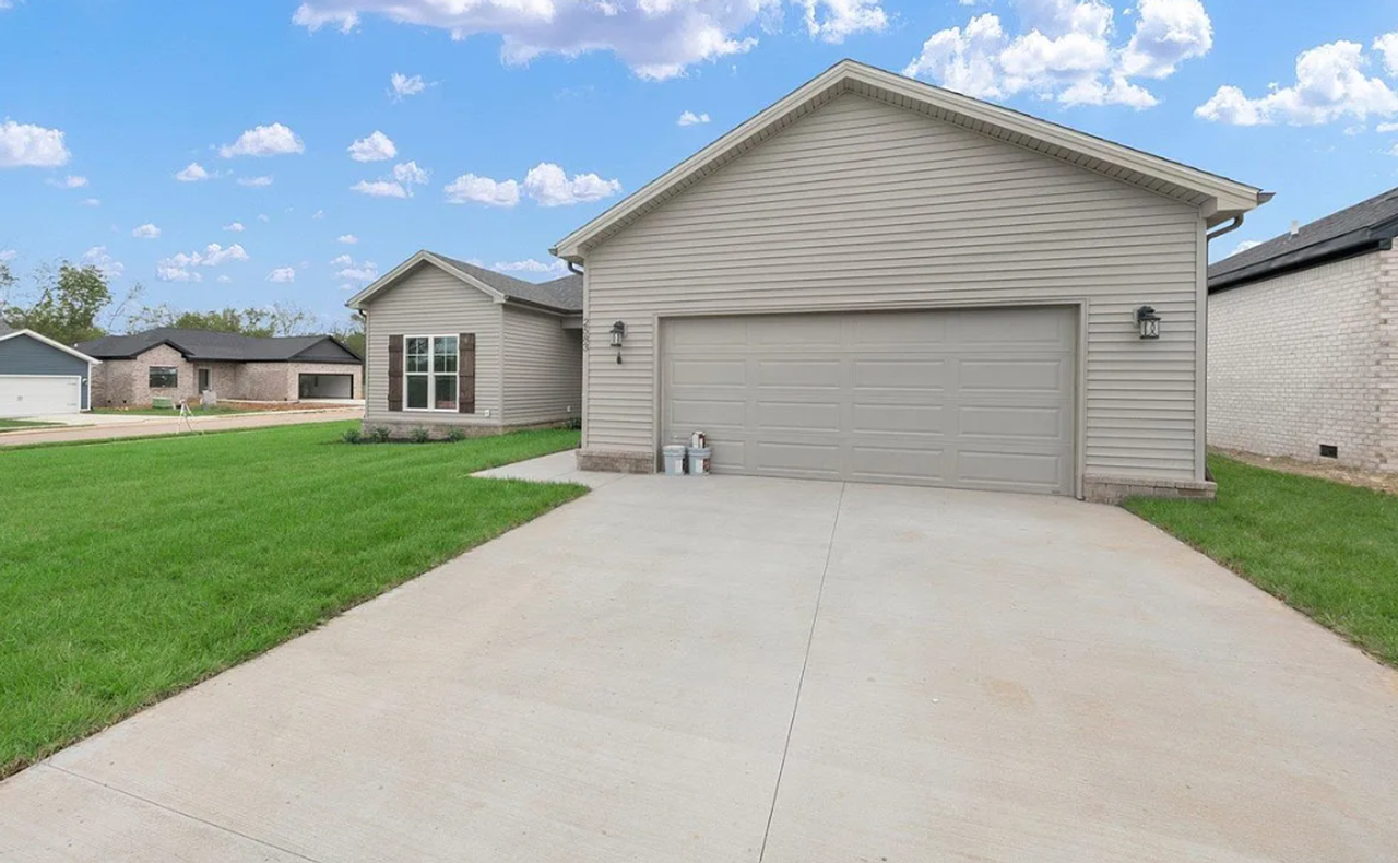 2583 Cedrus Ave - Photo 3 of 23