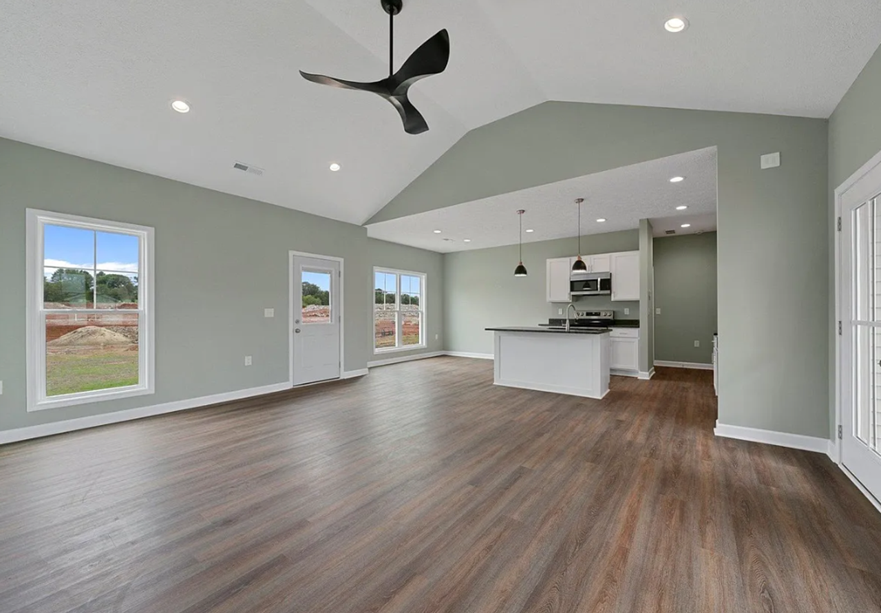 2583 Cedrus Ave - Photo 5 of 23