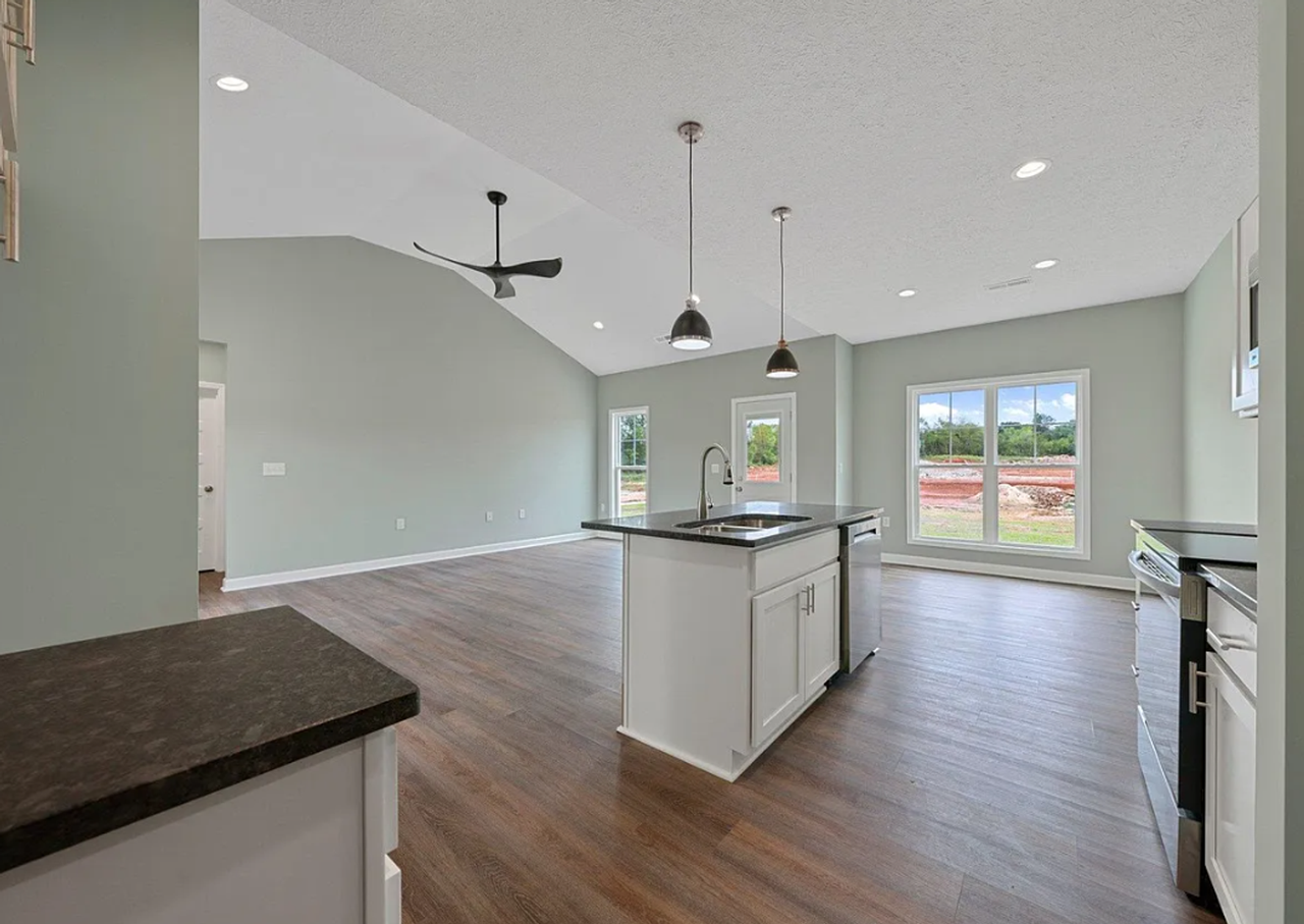 2583 Cedrus Ave - Photo 7 of 23
