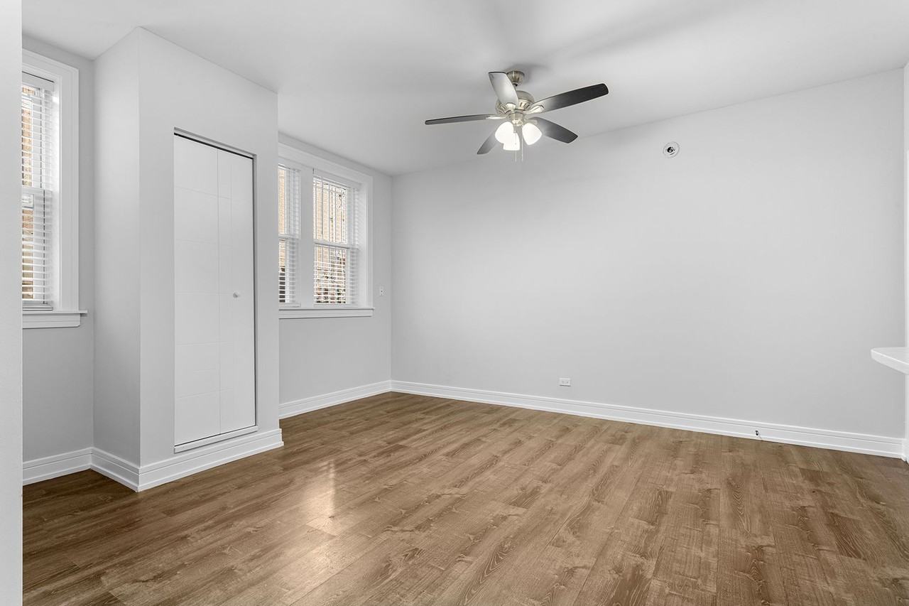 The 1521 Sherwin - Photo 3 of 12