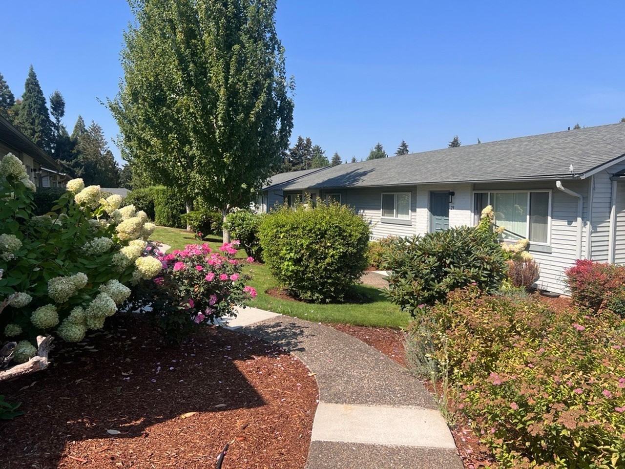 Pleasant Square Apartments - Photo 2 of 4