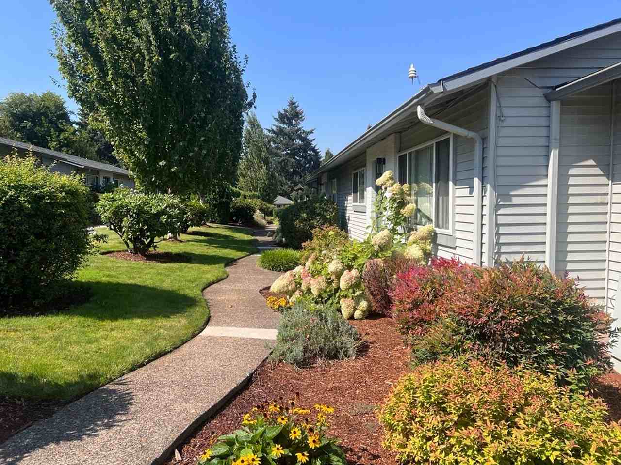 Pleasant Square Apartments - Photo 3 of 4