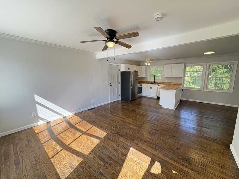 204 Vista Cir - Photo 3 of 12