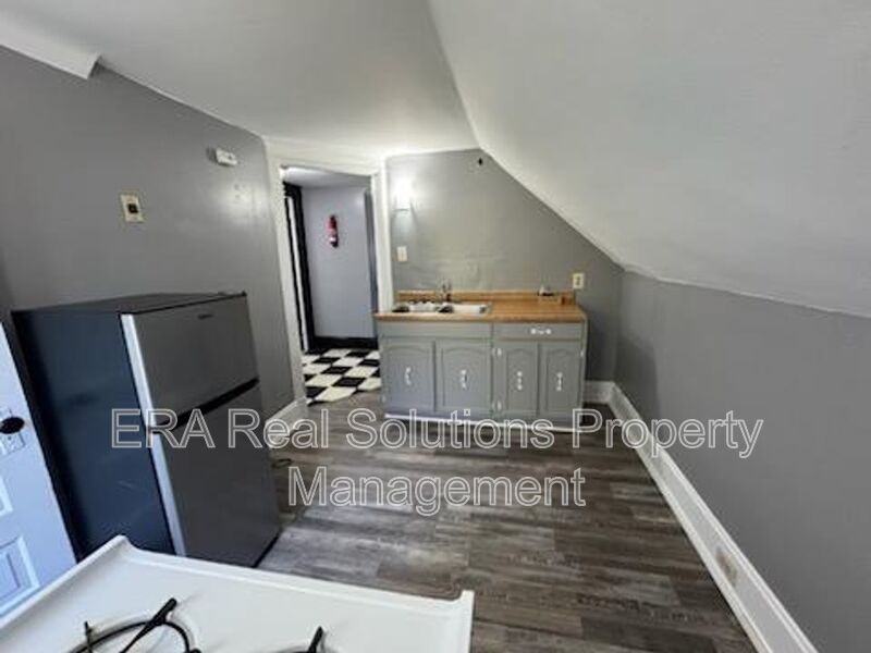 3571 Vine St #3 - Photo 5 of 12