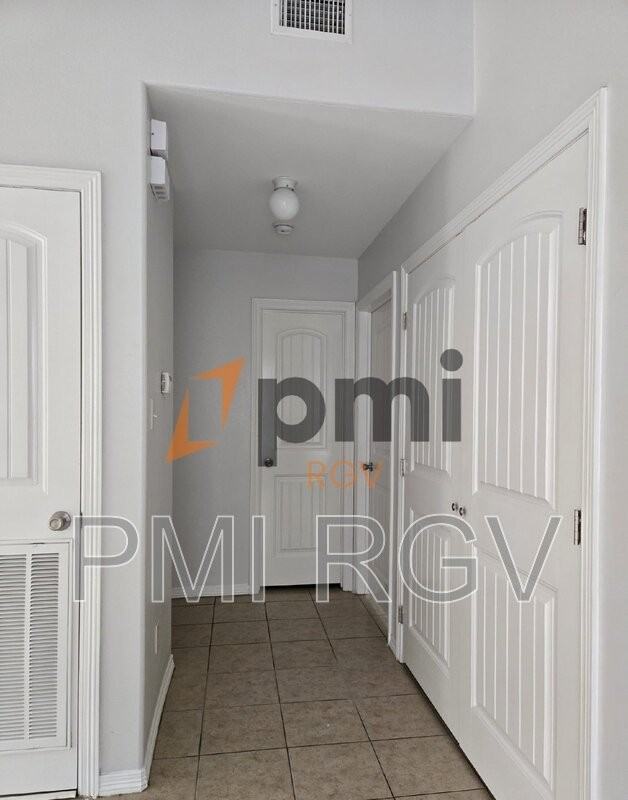 112 W Amy Dr #C - Photo 5 of 9