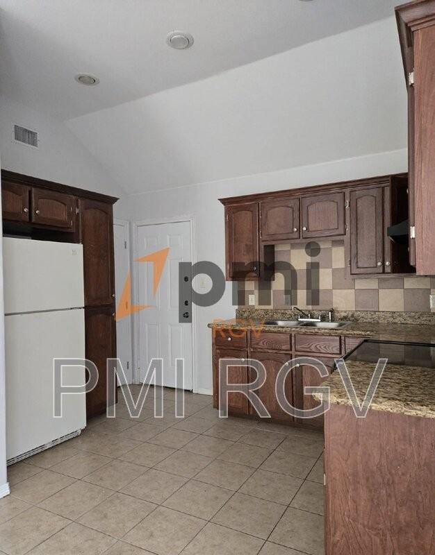 112 W Amy Dr #C - Photo 7 of 9