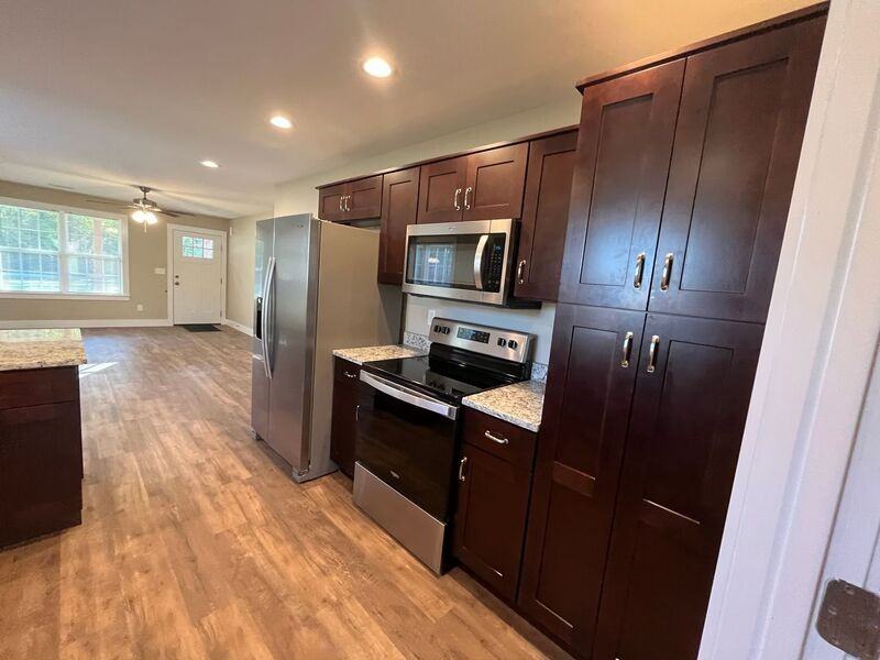 10517 Walden St - Photo 3 of 17