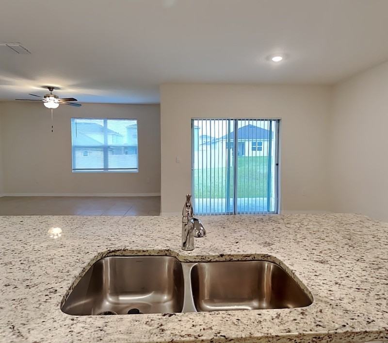 1417 Sugarwood St - Photo 4 of 20