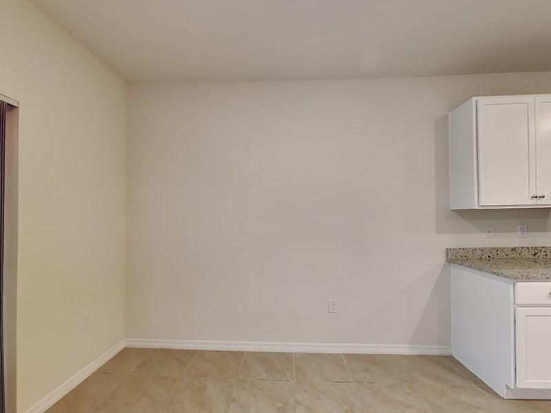 1417 Sugarwood St - Photo 7 of 20