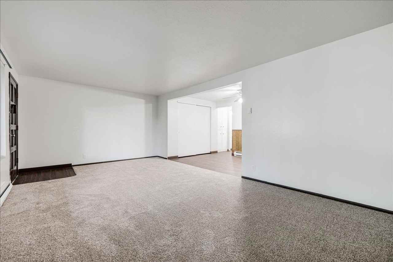 Ivanhoe Apartments - Photo 7 of 38