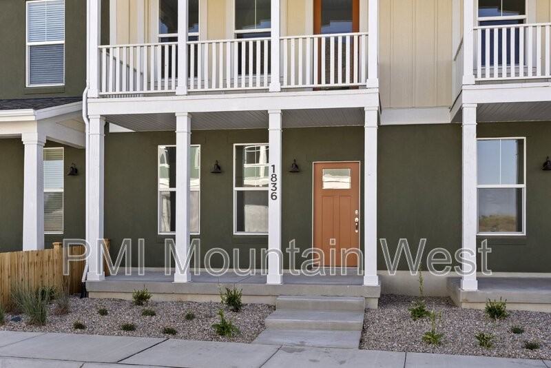 1836 West Red Twilight Lane - Photo 2 of 31