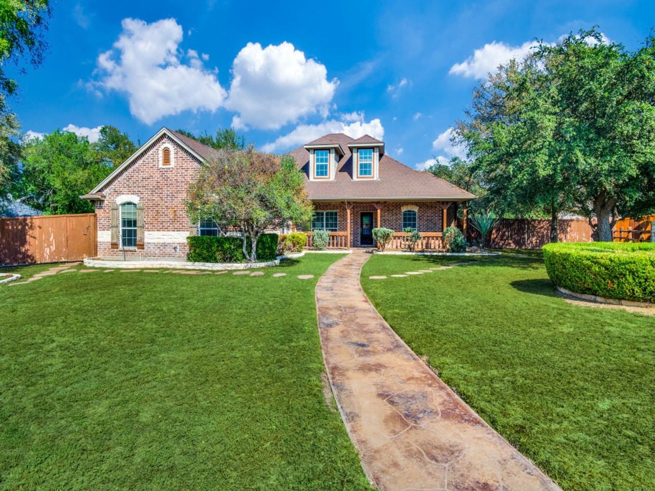 214 Mockingbird Ln - Photo 6 of 40
