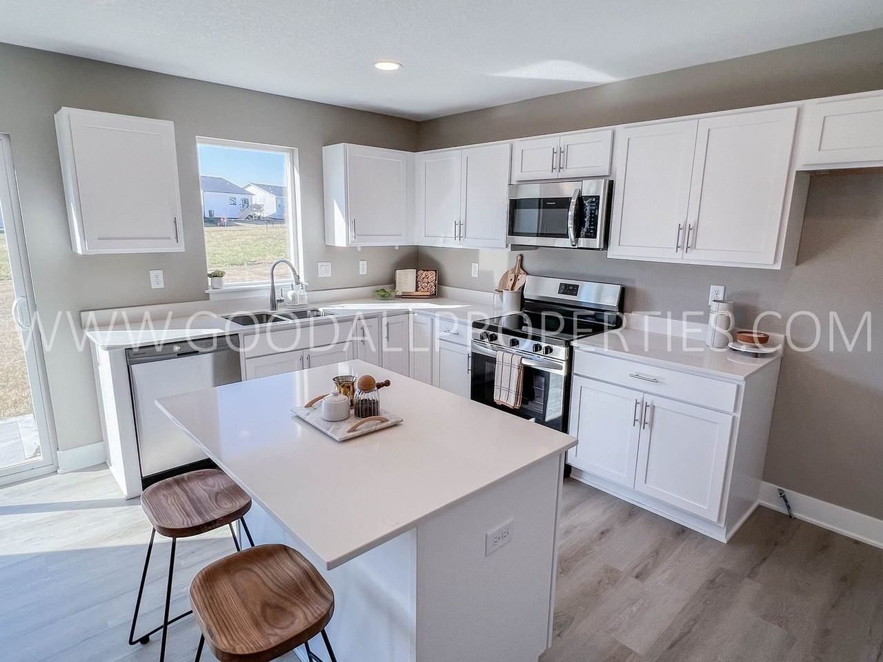 1682 20th Ave Se - Photo 2 of 18