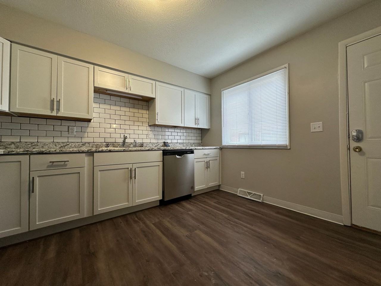 1513 Woods Ave - Photo 3 of 22