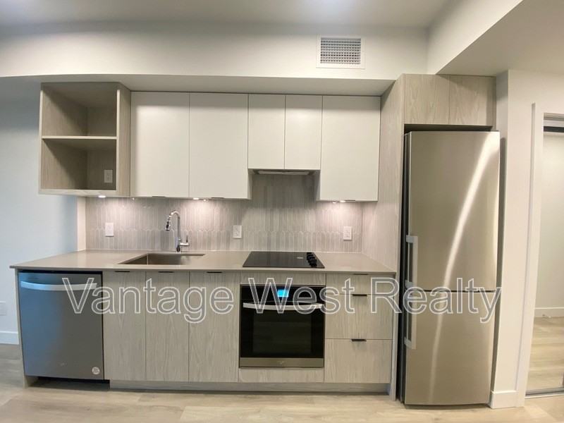 1807-1488 Bertram - Photo 2 of 15