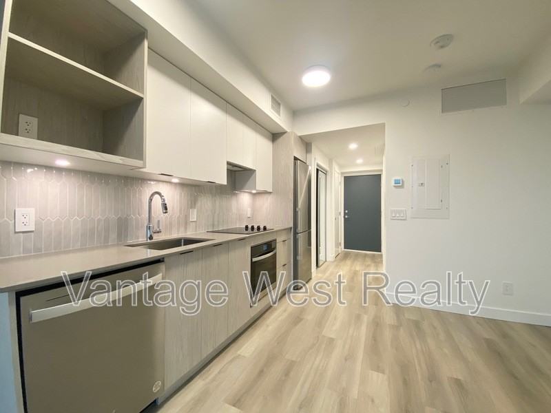 1807-1488 Bertram - Photo 3 of 15