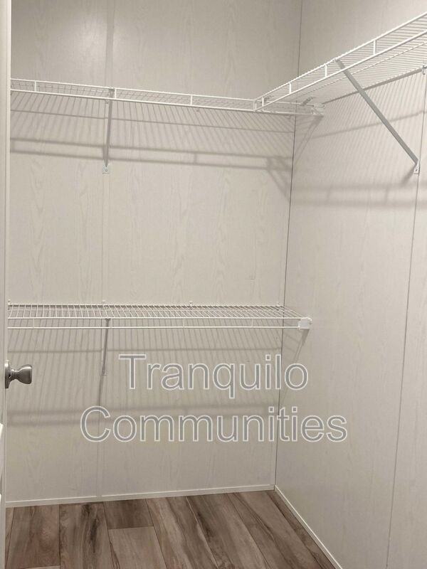 209 Caroline Ln - Photo 3 of 9