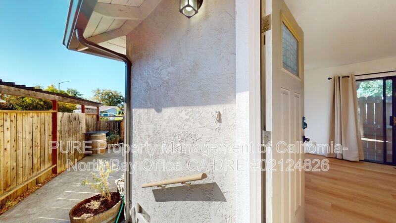 212 Simone Pl S - Photo 2 of 32