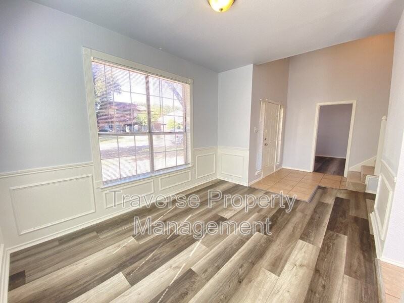 4150 Briar Hill Dr - Photo 7 of 35