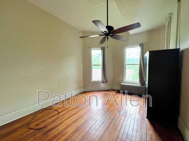 33 Starnes Ave #3 - Photo 4 of 13