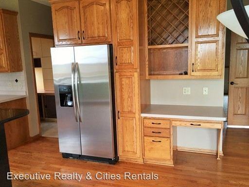 16390 Fischer Ave - Photo 3 of 16
