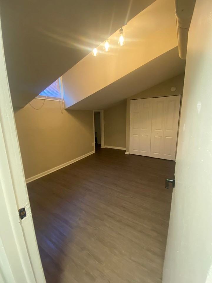 9 East Read Street - 8098 - Photo 3 of 16