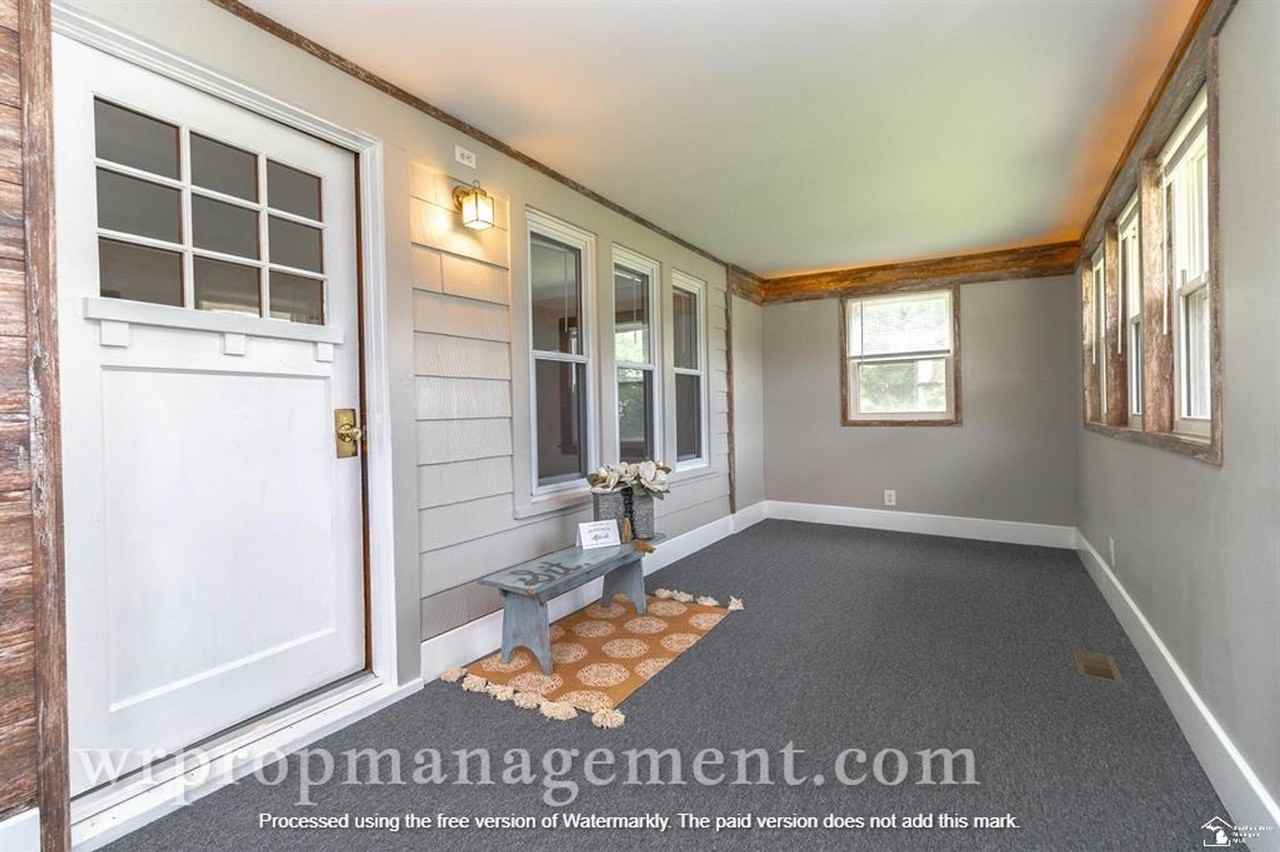 1916 Smith Rd - Photo 3 of 11