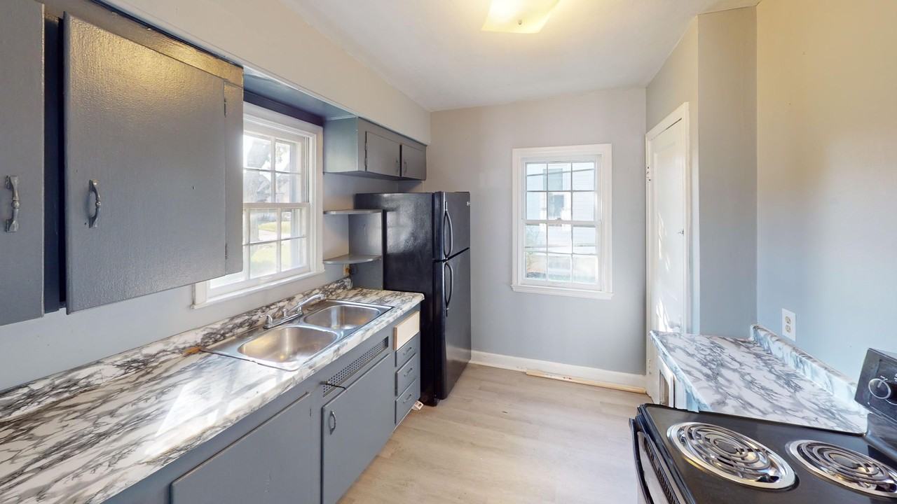 231 Reform St - Photo 3 of 11