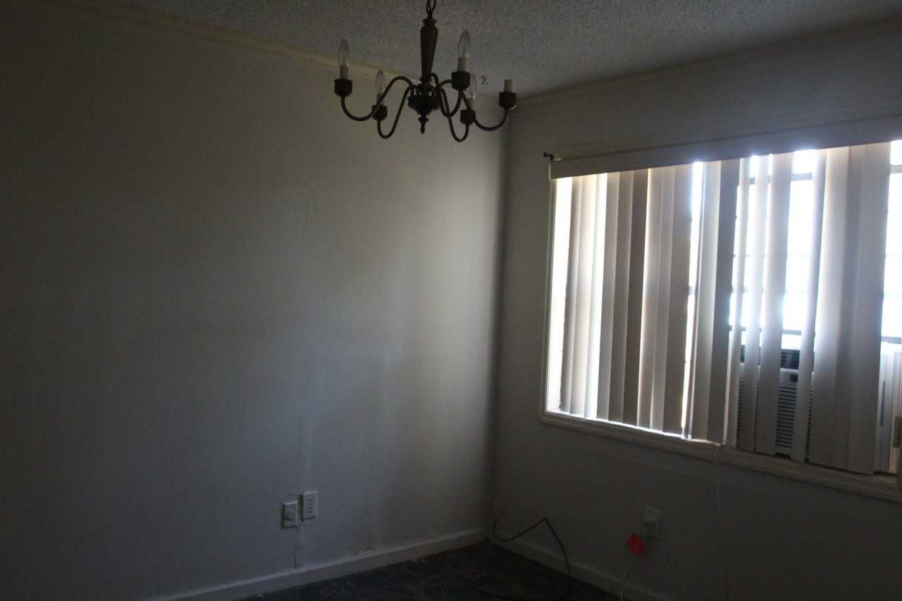 Louis Avenue 527 - Photo 3 of 6