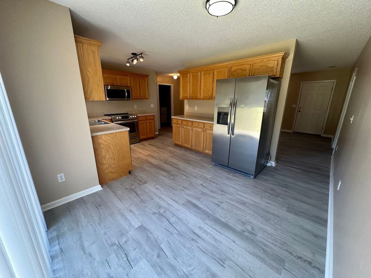 3375 Delaware Dr - Photo 3 of 12