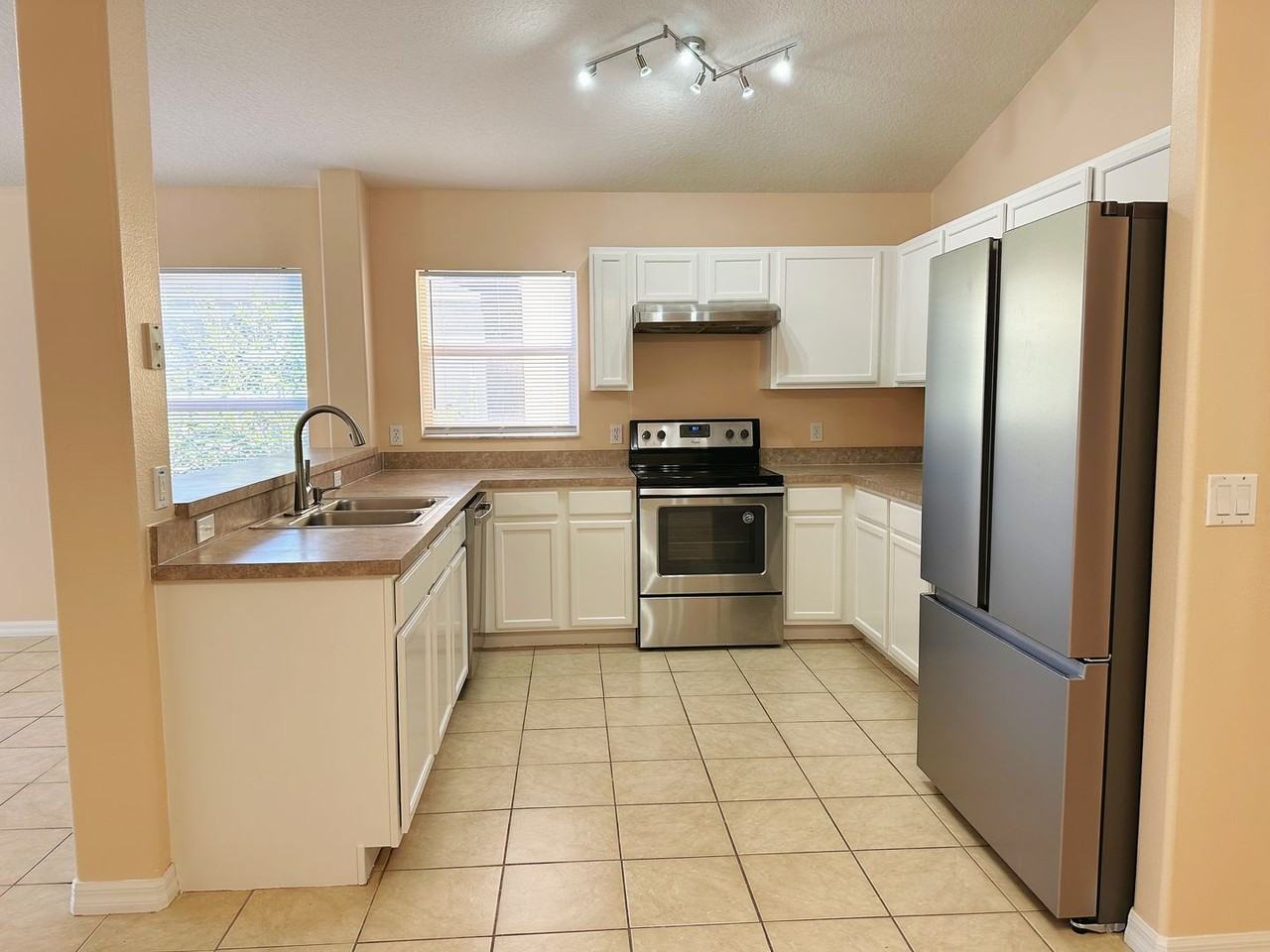 255 Elderberry Dr - Photo 3 of 19