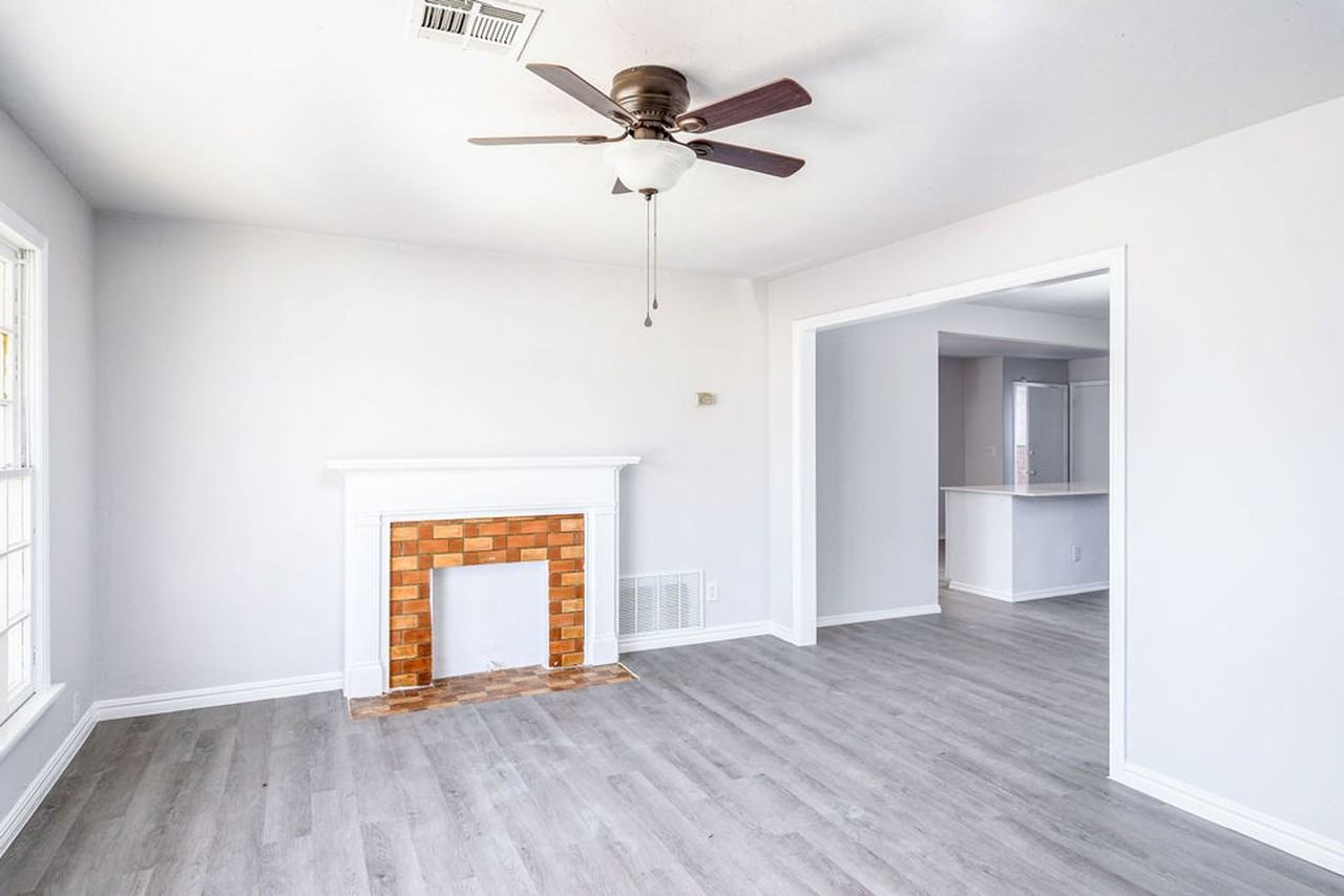 1319 Ne 38th St - Photo 4 of 20