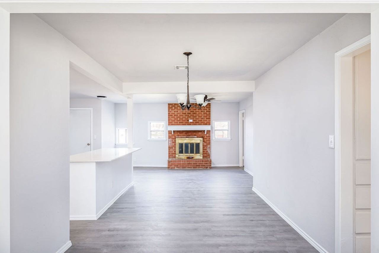 1319 Ne 38th St - Photo 5 of 20