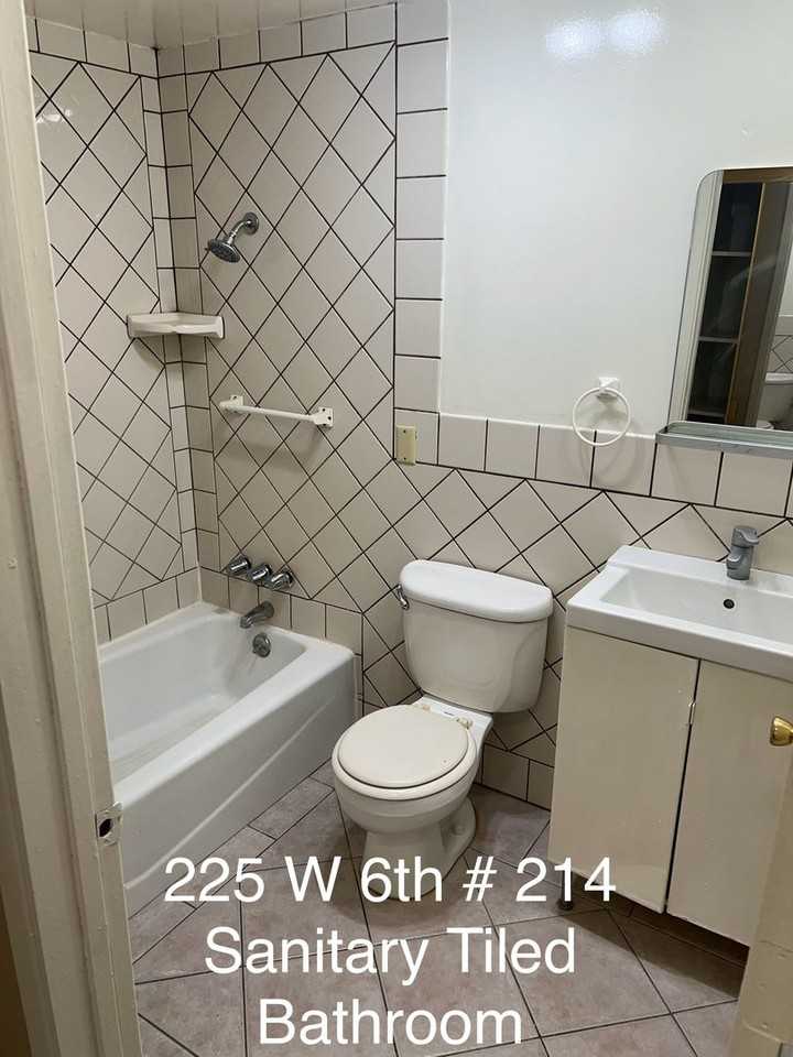 225 W 6th St - Photo 3 of 7