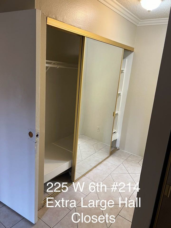 225 W 6th St - Photo 4 of 7