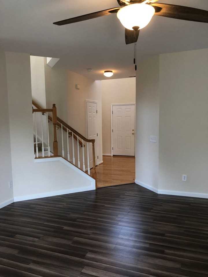 4960 Summerside Dr - Photo 3 of 27