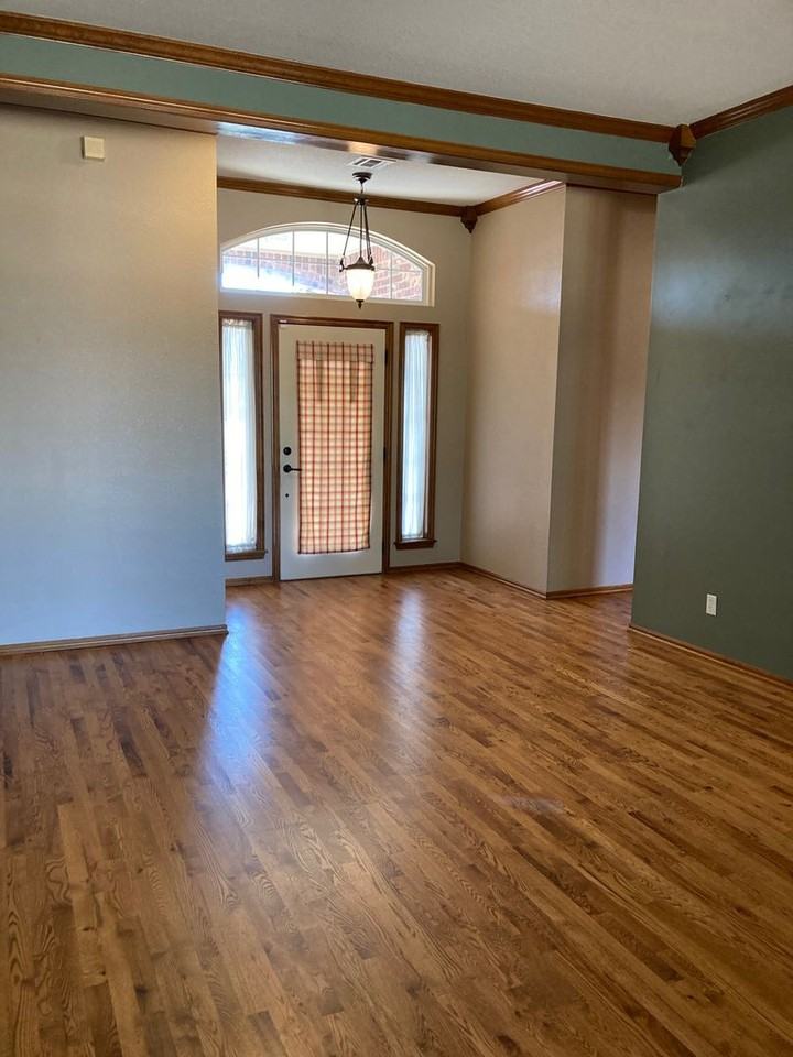 14111 E 87th Ct N - Photo 3 of 33