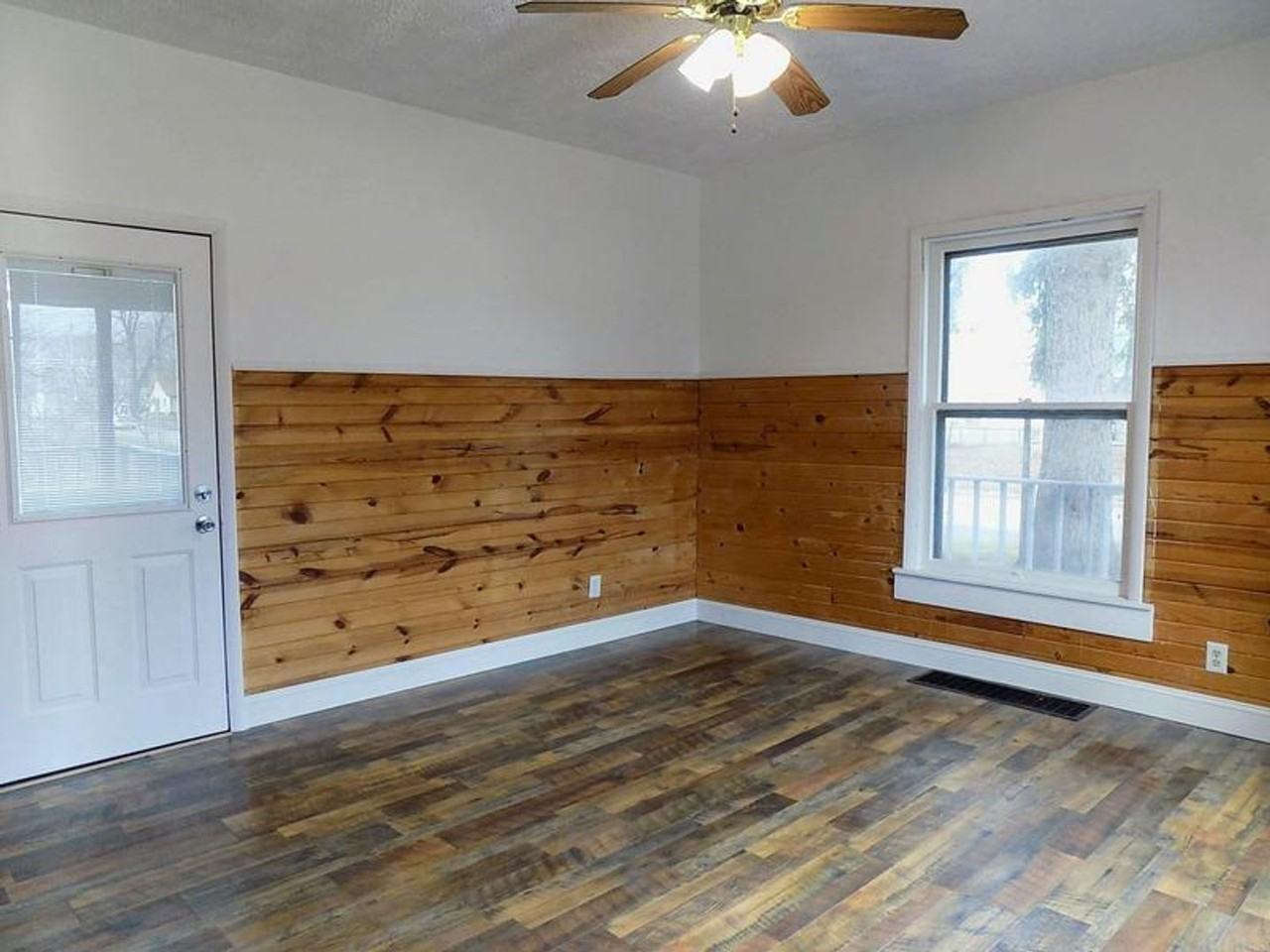 937 E North St - Photo 3 of 19