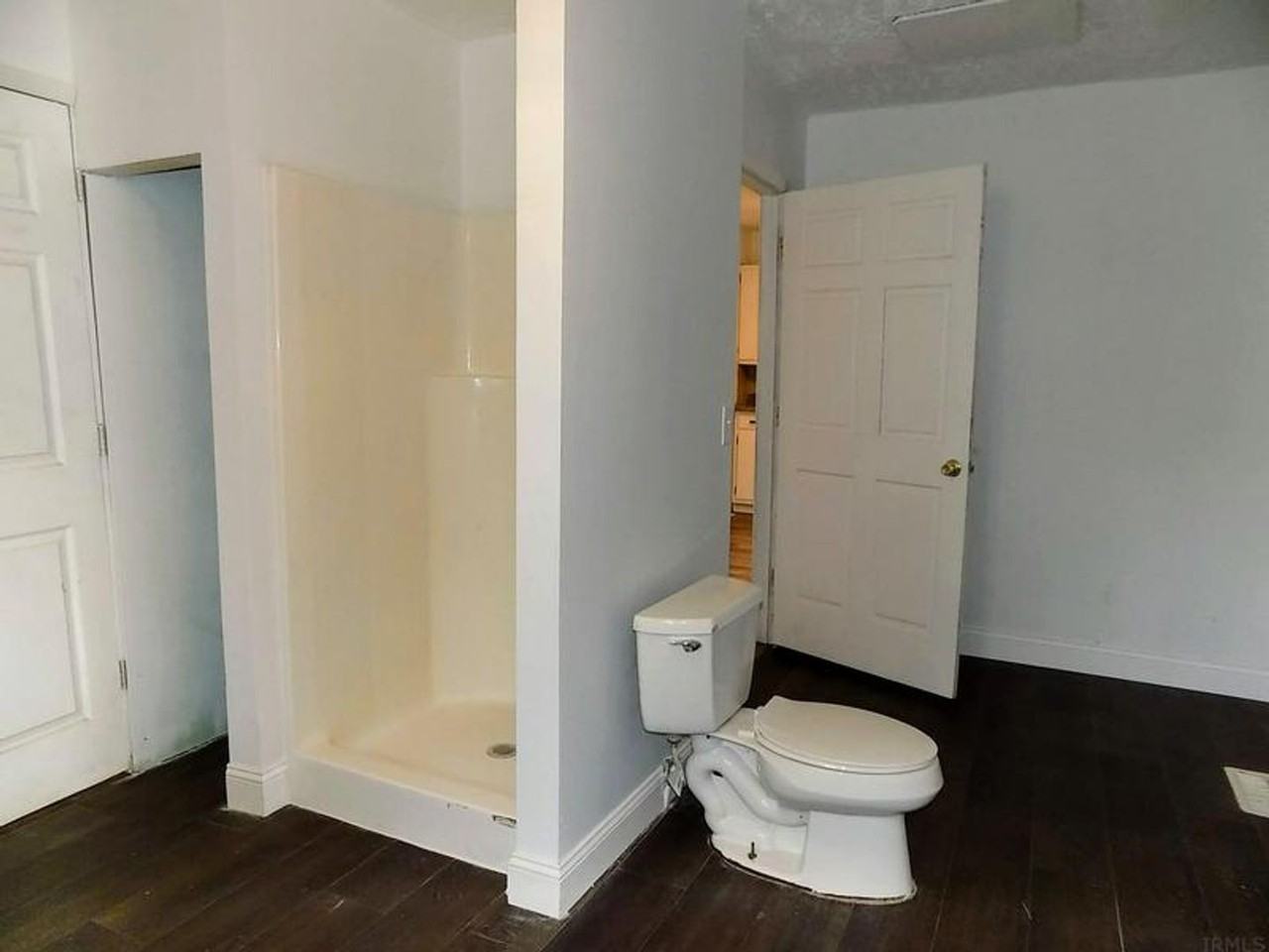 937 E North St - Photo 4 of 19