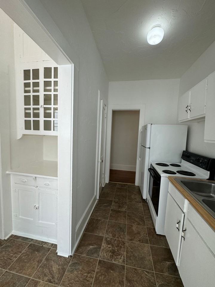 615 Lapsley Ave - Photo 4 of 9