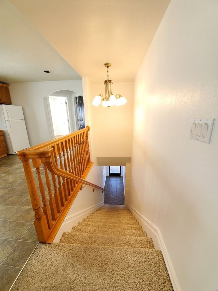 309 E Broadway Ave - Photo 6 of 15