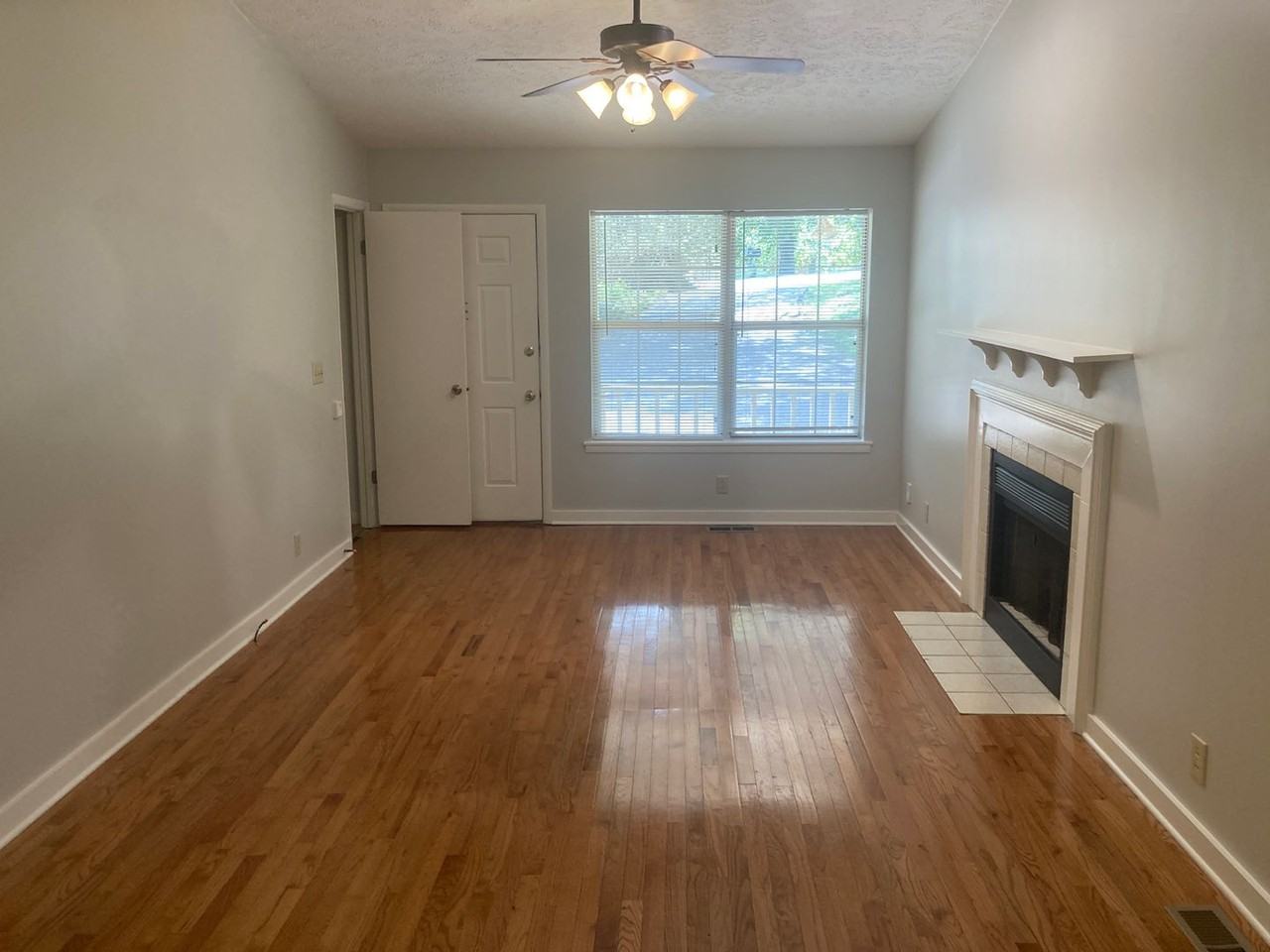 402 Hill Rd - Photo 3 of 25