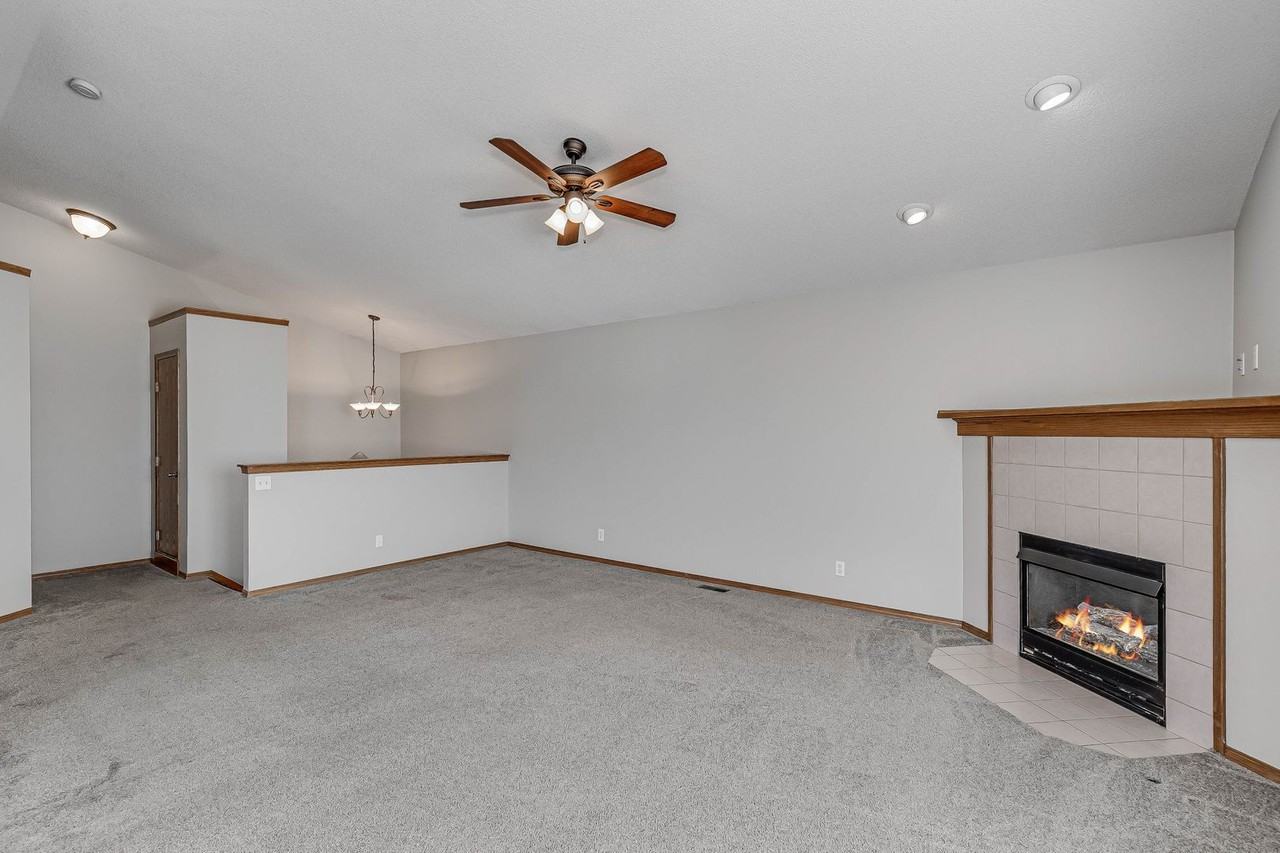 3591 N Rushwood St - Photo 3 of 10